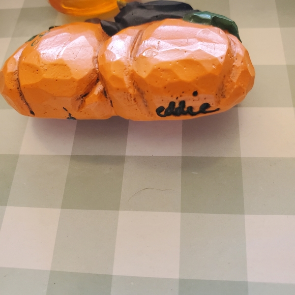 Eddie Walker Signed Pumpkin With Crow Brooch Pin - Picture 5 of 5